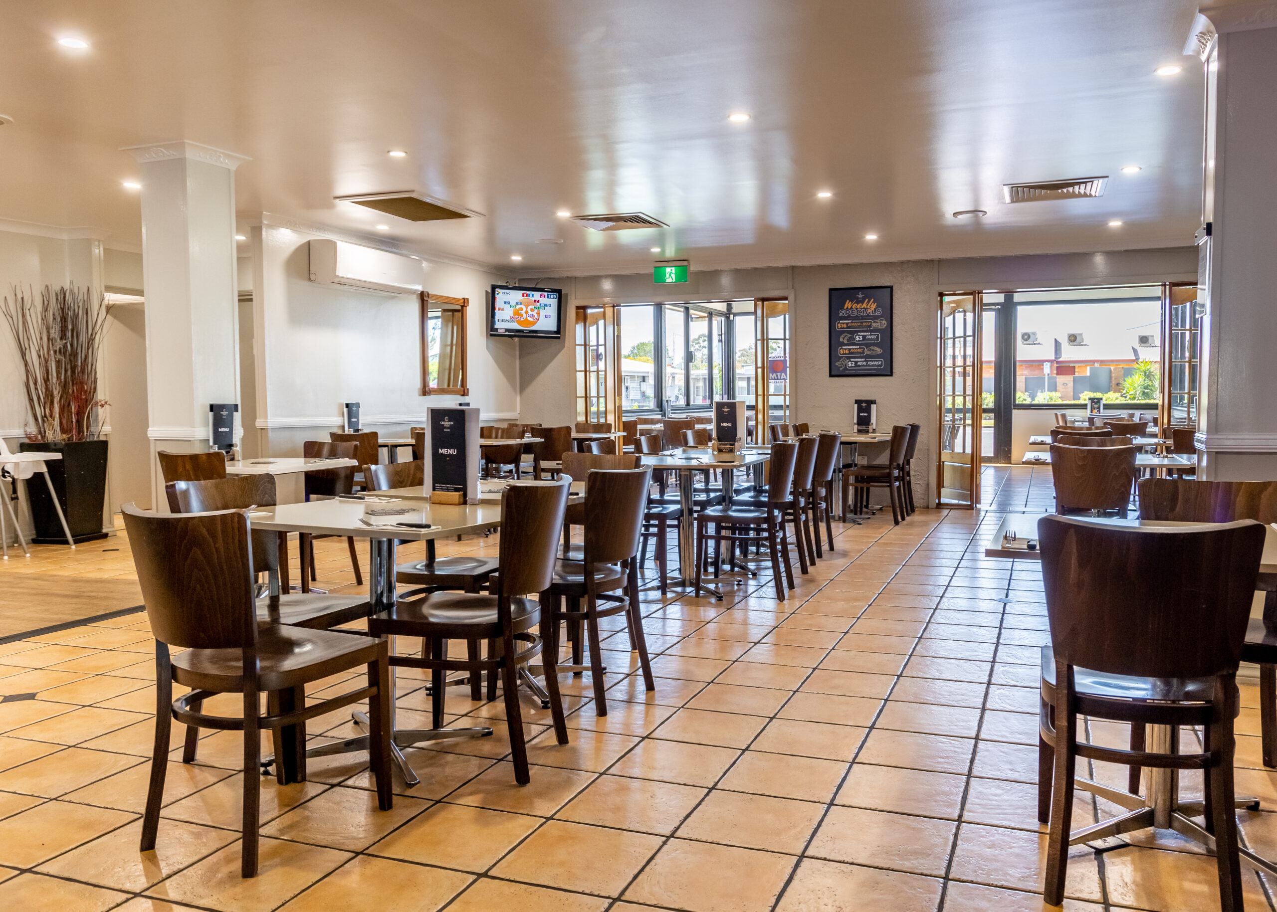 Book A Table The Criterion Hotel Dalby